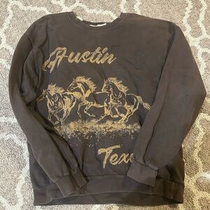 Urban outfitters crewneck size S/M